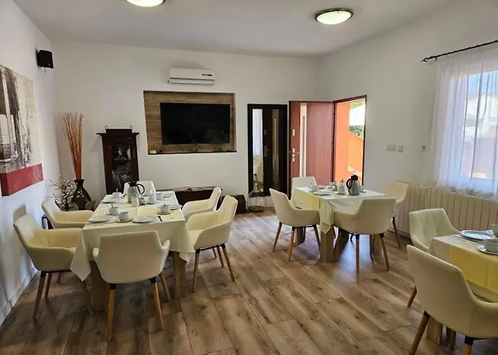 Del Mar Rab Apartamento *